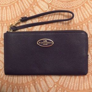 Coach Wristlet 💜
